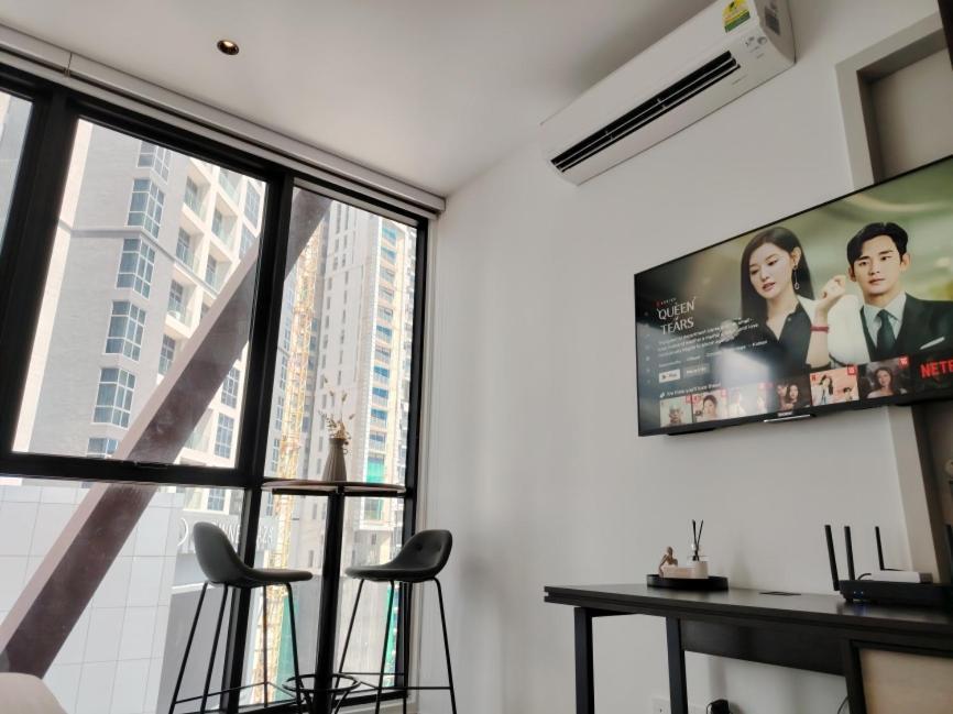 Scarletz Suites Klcc By Deko Retreat 쿠알라룸푸르 객실 사진